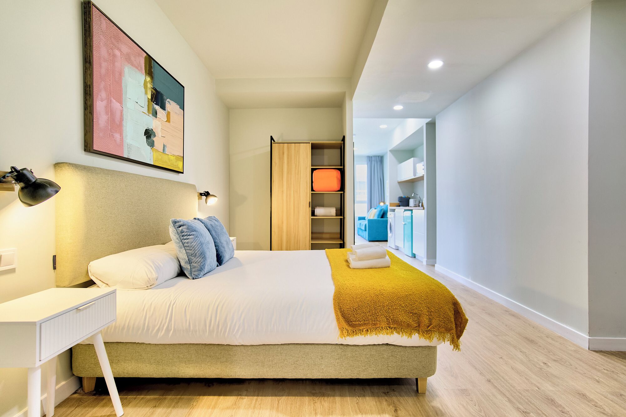 Estudio superior | Edredón, insonorización, tabla de planchar con plancha y wifi gratis 