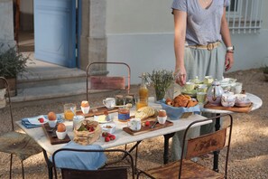 Kontinental frokost hver dag (mot et tillegg)