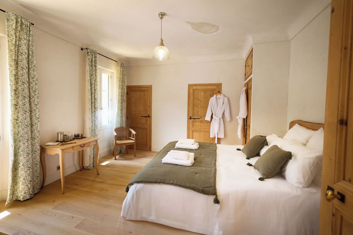 Superior Double or Twin Room, 1 King Bed, Garden View | 1 bedroom, premium bedding, individually decorated, blackout drapes