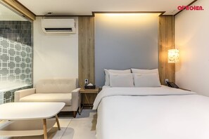 Double Room, No Parking, Check in After 9 PM, Extra Charge for Consecutive Night | Soundproofing, free WiFi, bed sheets