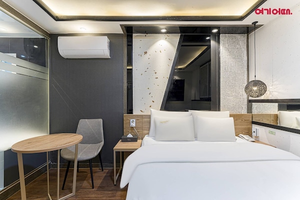 Double Room | Free WiFi