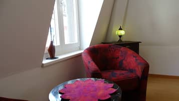 Shared Dormitory, 1 Bedroom, Smoking, Terrace | Living room
