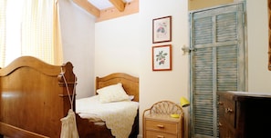 2 chambres, fer et planche à repasser, Wi-Fi gratuit, draps fournis