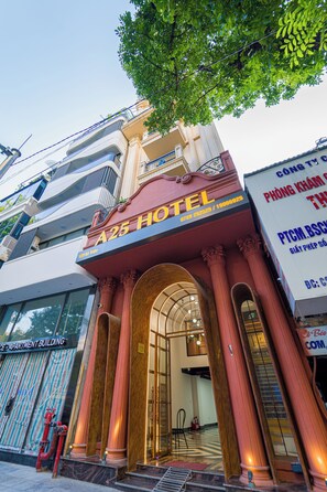 Unclassified image, 5 of 49, button - A25 Premium Hotel - 130 Ba Trieu (Hanoi)
