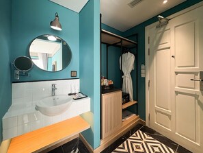 Deluxe City view Double | Minibar, in-room safe, desk, blackout curtains - A25 Premium Hotel - 130 Ba Trieu (Hanoi)