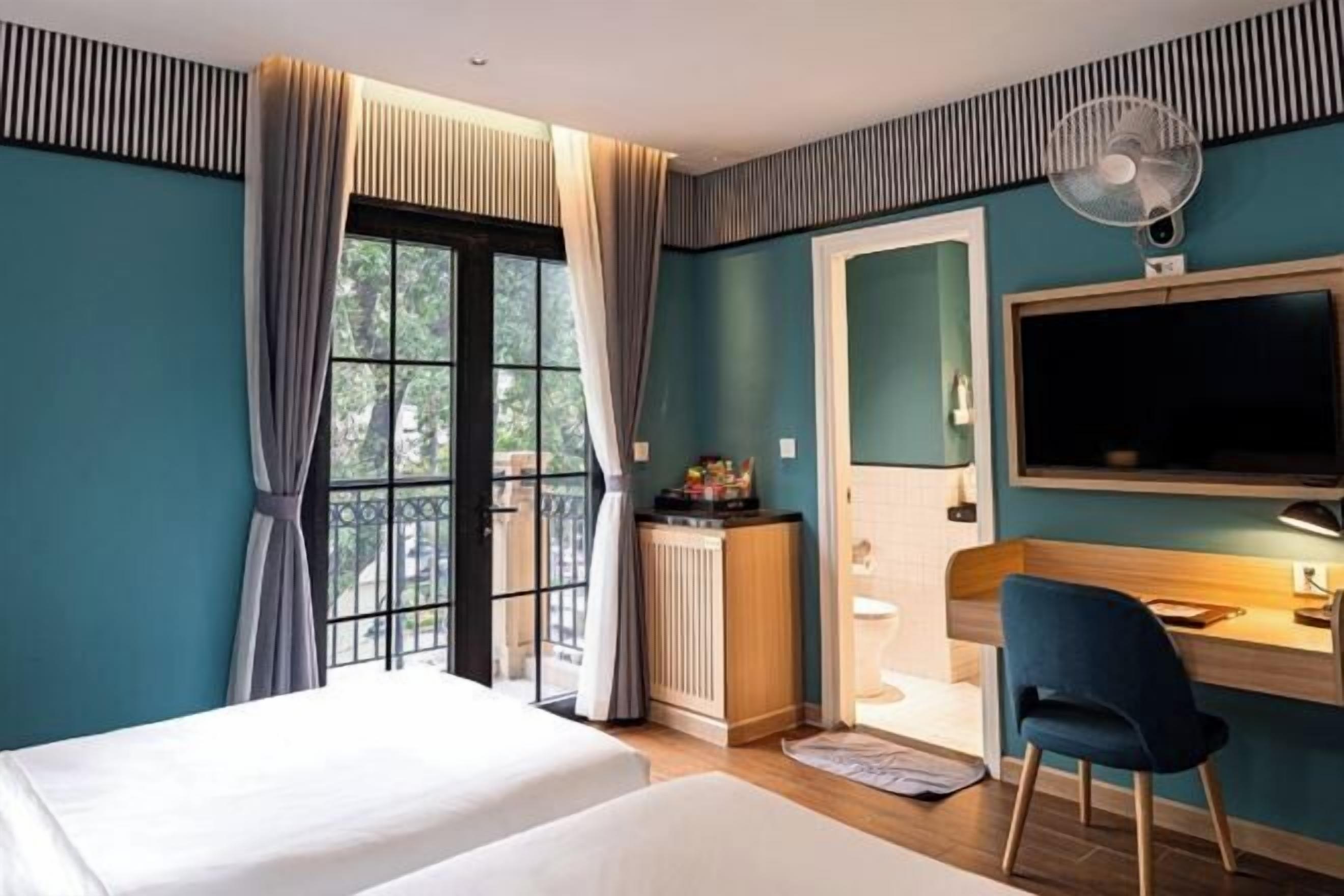 Minibar, in-room safe, desk, blackout drapes