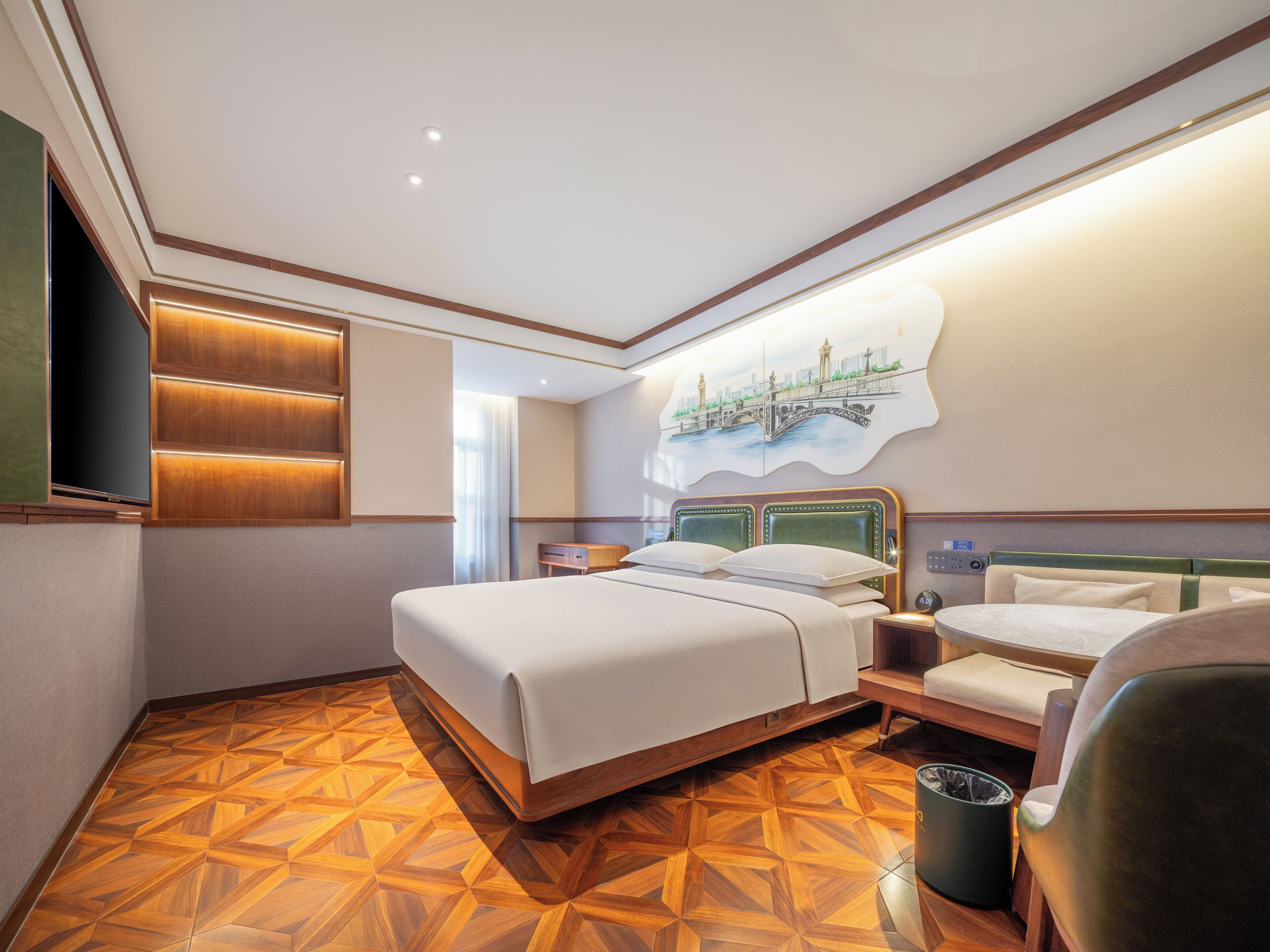 Habitación Confort doble | Minibar con artículos gratuitos, decoración individual, escritorio