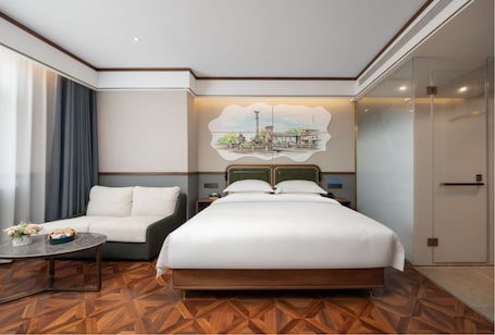 Premier Double Room | Free minibar, individually decorated, desk, laptop workspace