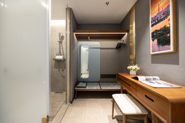 Executive Double Room | Bathroom | Shower, hair dryer, towels, soap