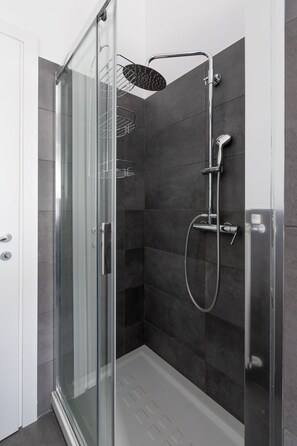 Bidet - Macedonia 30 Bright Flat (Rome)