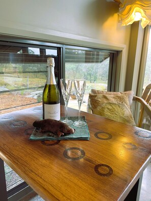 Food and drink - Platypus Bend Eco Retreat - Off Grid rural hideaway (Dundee)