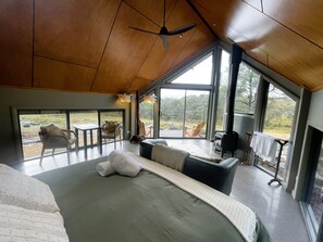 1 bedroom, bed sheets