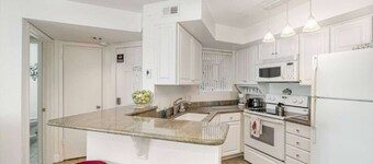 2/2 Pondview Haven - Beach 0.5mi