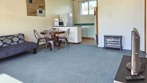 Apartment, 2 Bedrooms, Non Smoking, Pets Not Allowed | Living area - 45 On Avenal Motel (Invercargill)
