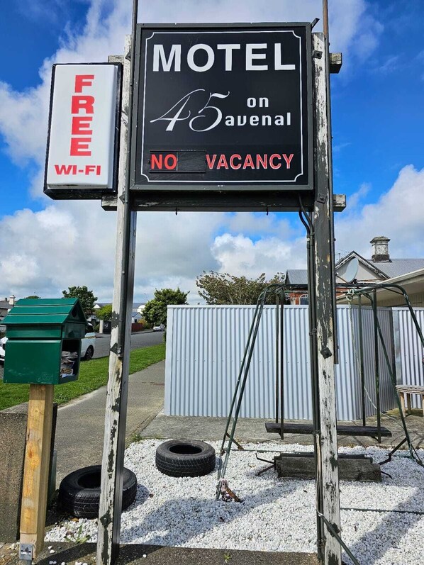 Exterior - 45 On Avenal Motel (Invercargill)