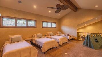 5 bedrooms, in-room safe, desk, iron/ironing board