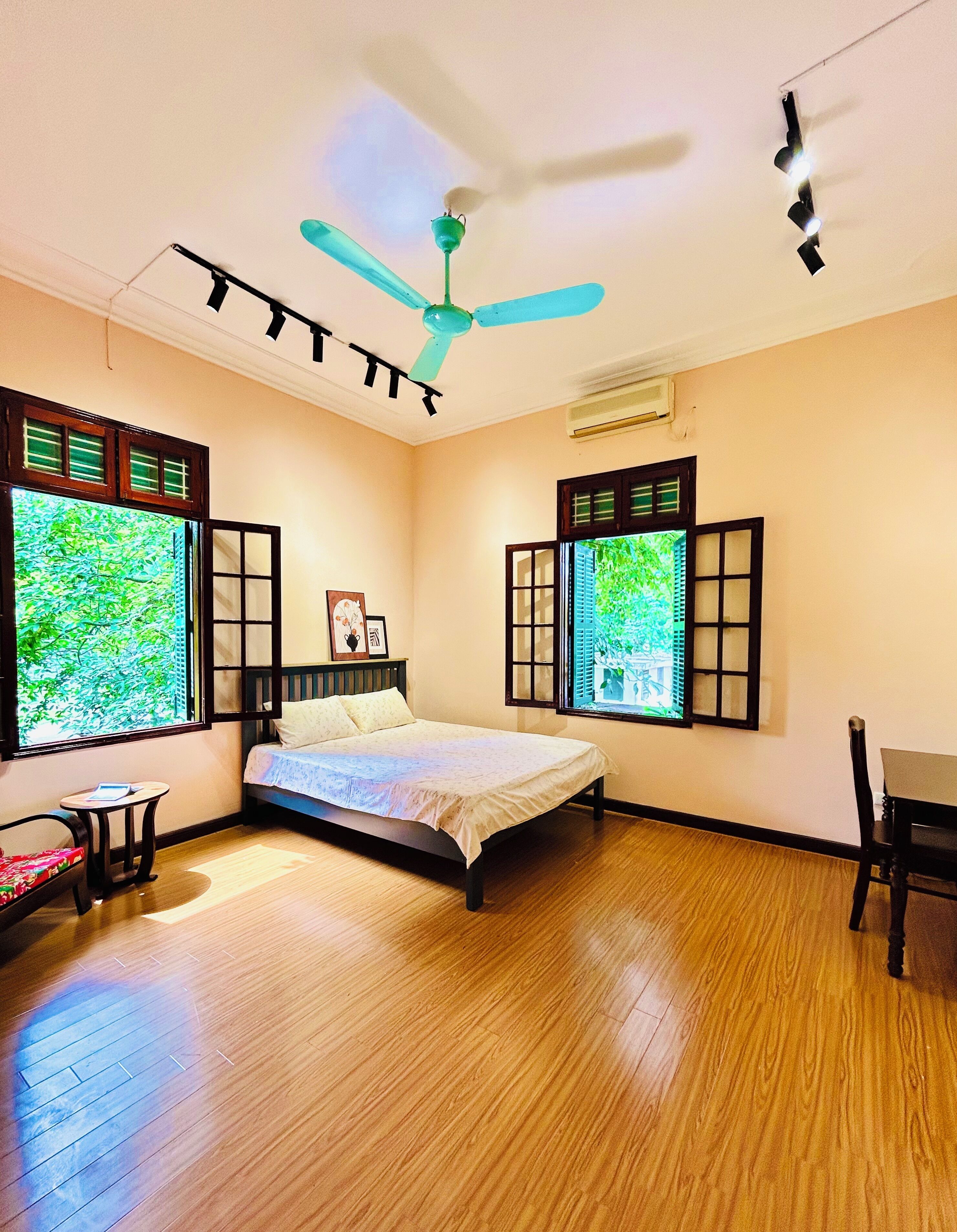 Standard Double Room, Private Bathroom, Park View | Desk, laptop workspace, iron/ironing board, free WiFi