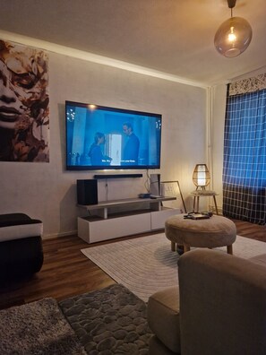 Apartment, 1 Bedroom, Balcony | Living room