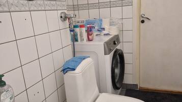 Apartment, 1 Bedroom, Balcony | Bathroom