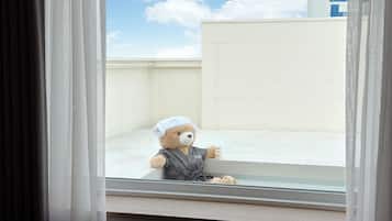 Penthouse-Basic occupancy: 2 people. Additional person(including infants) 10,000 KRW on site | Outdoor spa tub
