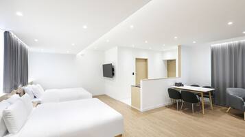 Penthouse-Basic occupancy: 2 people. Additional person(including infants) 10,000 KRW on site | 1 Schlafzimmer, Schreibtisch, kostenloses WLAN