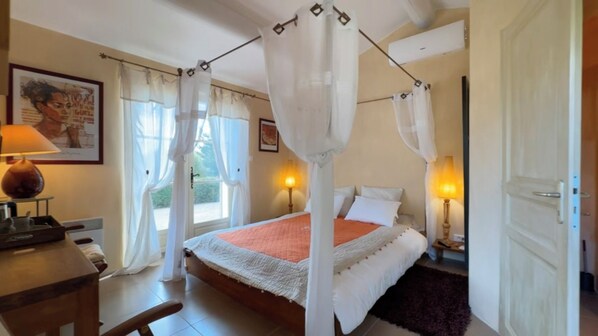 6 habitaciones, tabla de planchar con plancha y wifi gratis