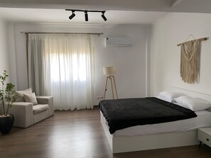 2 quartos, ferros/tábuas de passar roupa, Wi-Fi, roupa de cama