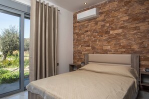 Deluxe Townhome, Valley View | Soundproofing, iron/ironing board, free WiFi - Marinas villas (Rhodes)