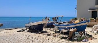 House ZUVANNI just 1.5 km from the well-known City of Scicli (RG) and 6 km from the sea