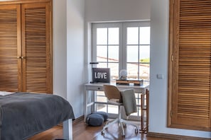6 chambres, fer et planche à repasser, Wi-Fi, draps fournis