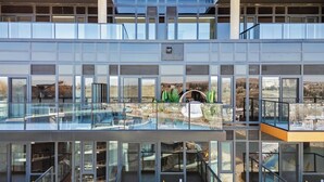 Exterior - Western Dreams w River Views, 2BR, AC (25+) (Calgary)