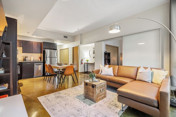 Smart TV, video games