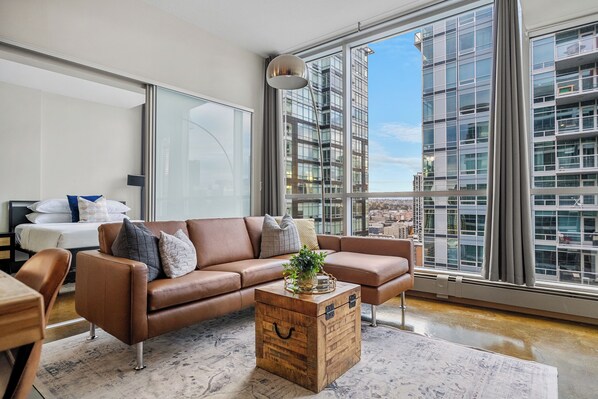 Smart TV, video games