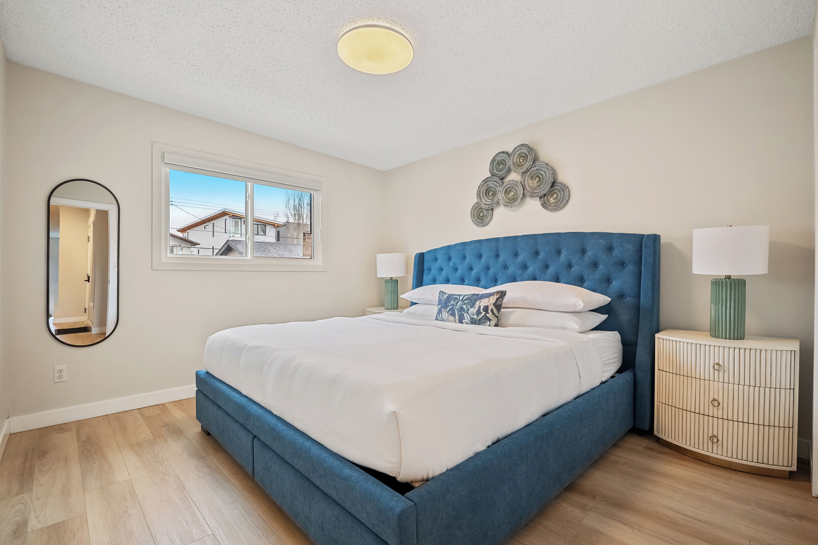 2 bedrooms, desk, iron/ironing board, WiFi (free)