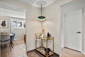Dining - Lower Level Gem! 2 King Beds, Dining, Wifi, (Calgary)