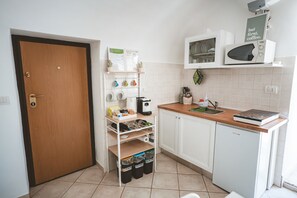 冰箱、微波炉、炉灶、茶具/咖啡用具