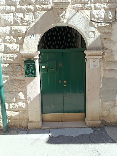 Heart of Home Apt: room and kitchen in Terlizzi near Bari airport and the sea