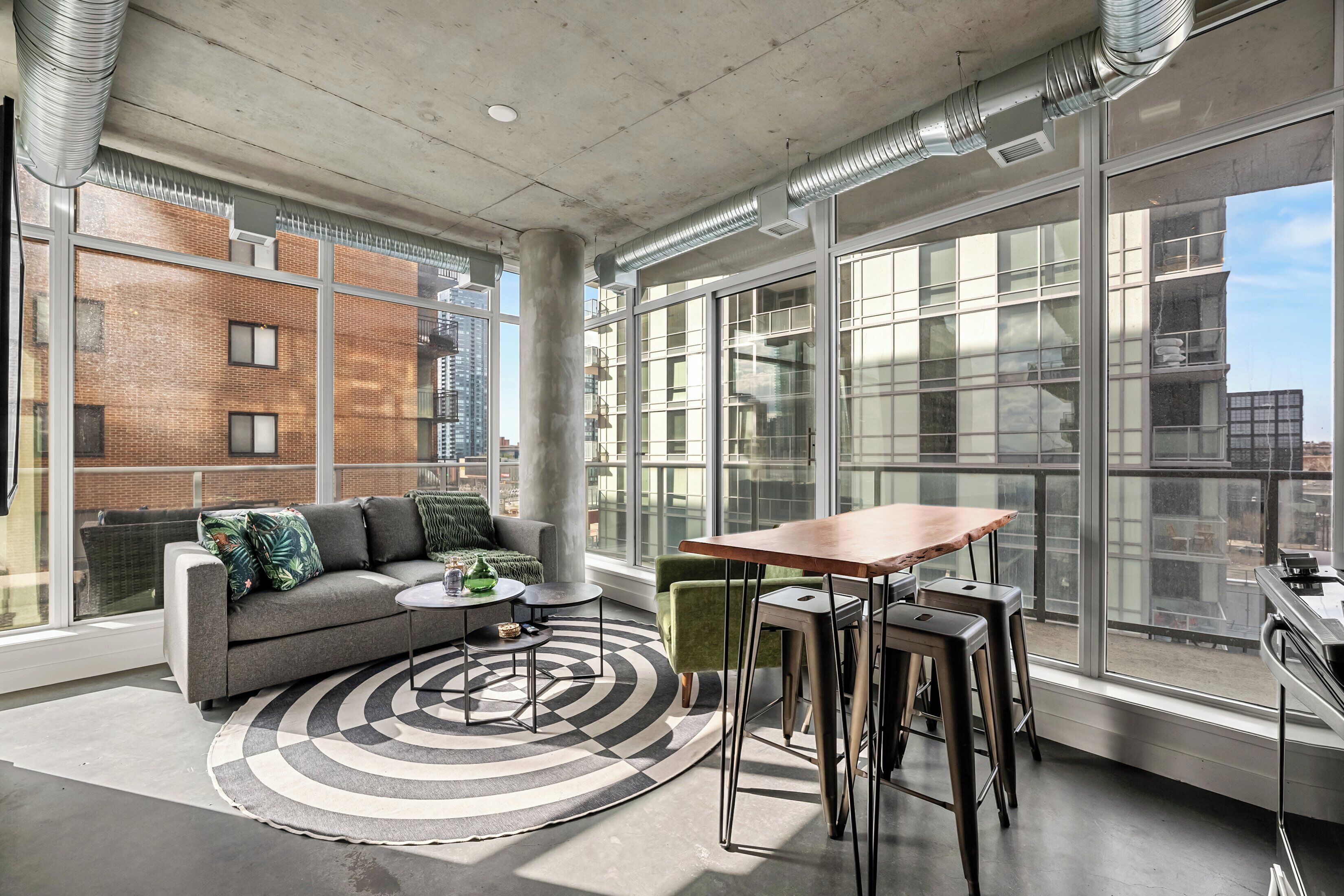 智能电视、办公室