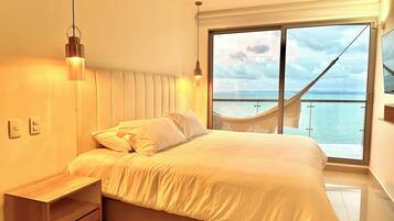 Appartement Design, cuisine | Fer et planche Ă repasser, Wi-Fi gratuit