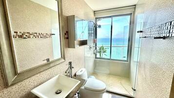 Appartement, vue mer | Salle de bain