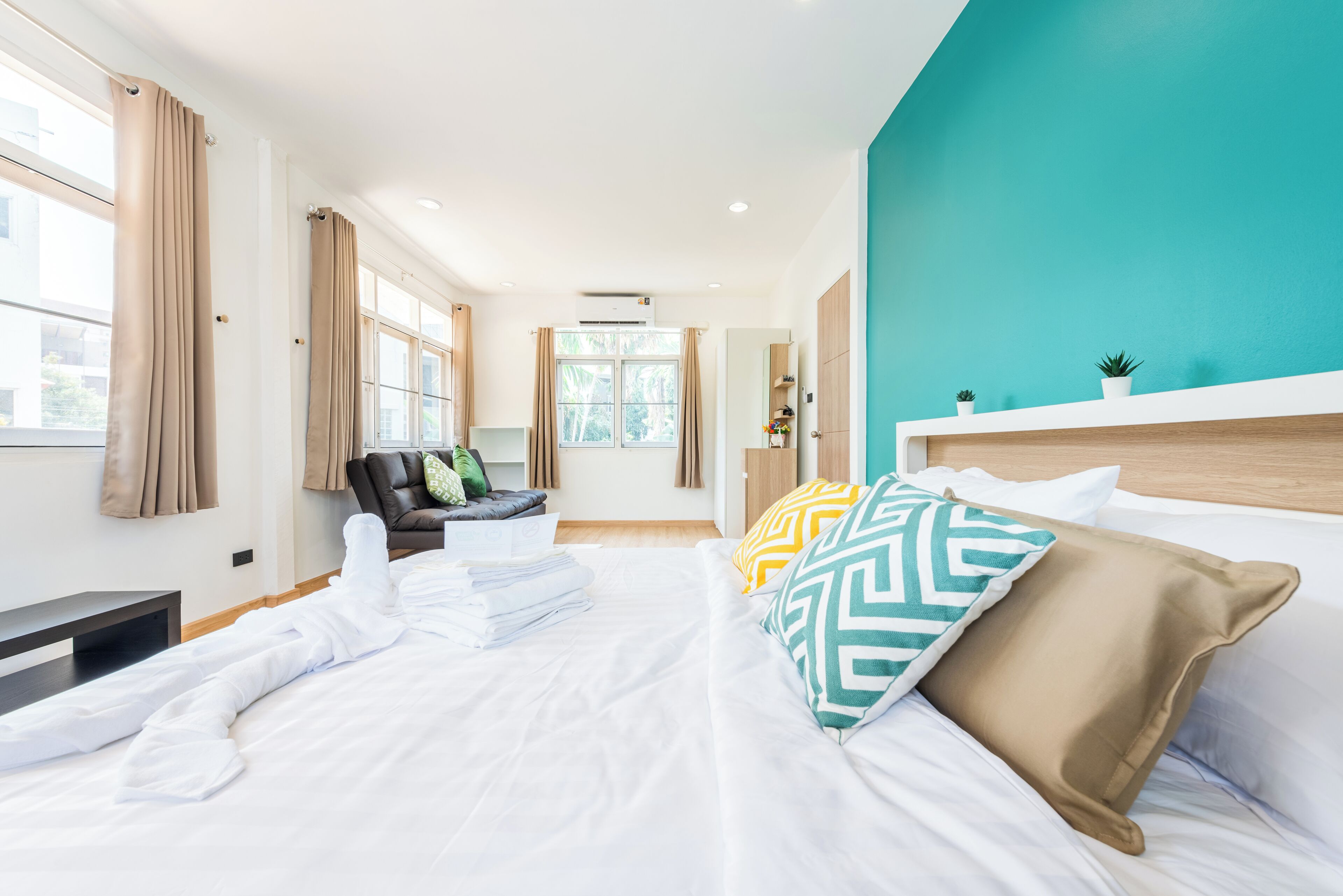 3 bedrooms, WiFi, bed sheets