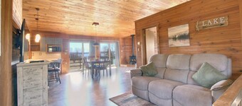 Dog-Friendly Sunny Cabin with a Big View w/Sauna!
