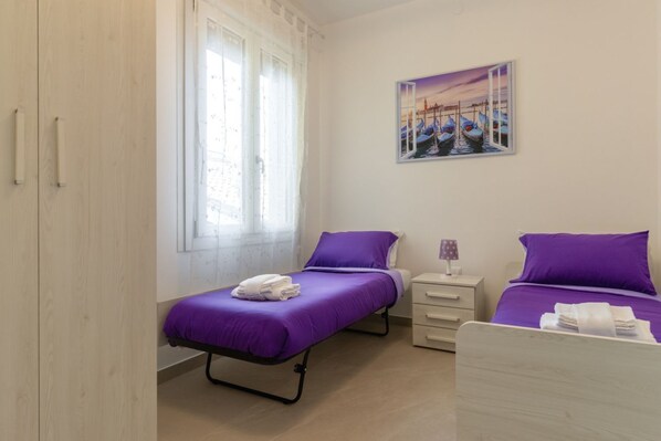 2 bedrooms, WiFi, bed sheets