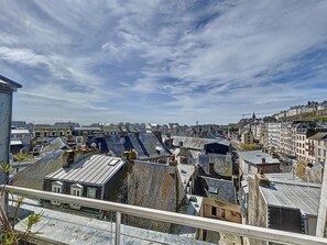 Property grounds - Duplex T3 with terrace in the heart of Granville (Granville)