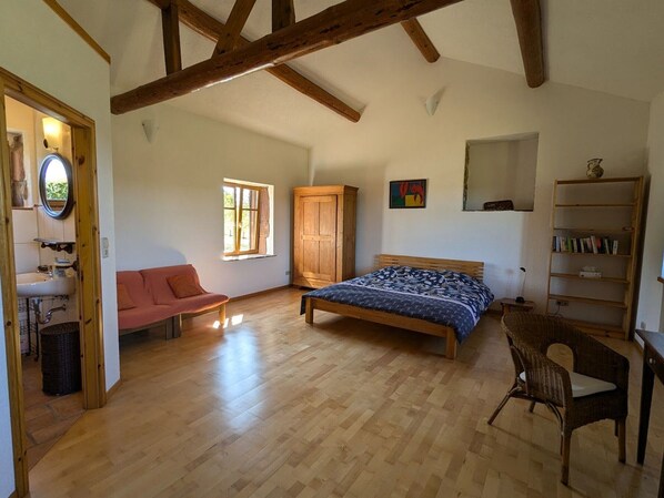 1 bedroom, free WiFi, bed sheets