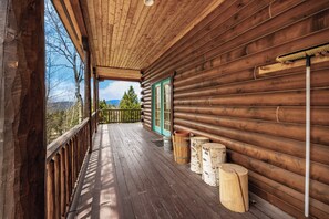 Terrace/patio - MTN views, 2 kitchens, fire pit, wrap around deck (Angel Fire)