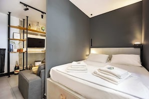 1 chambre, fer et planche Ă repasser, Wi-Fi, literie fournie