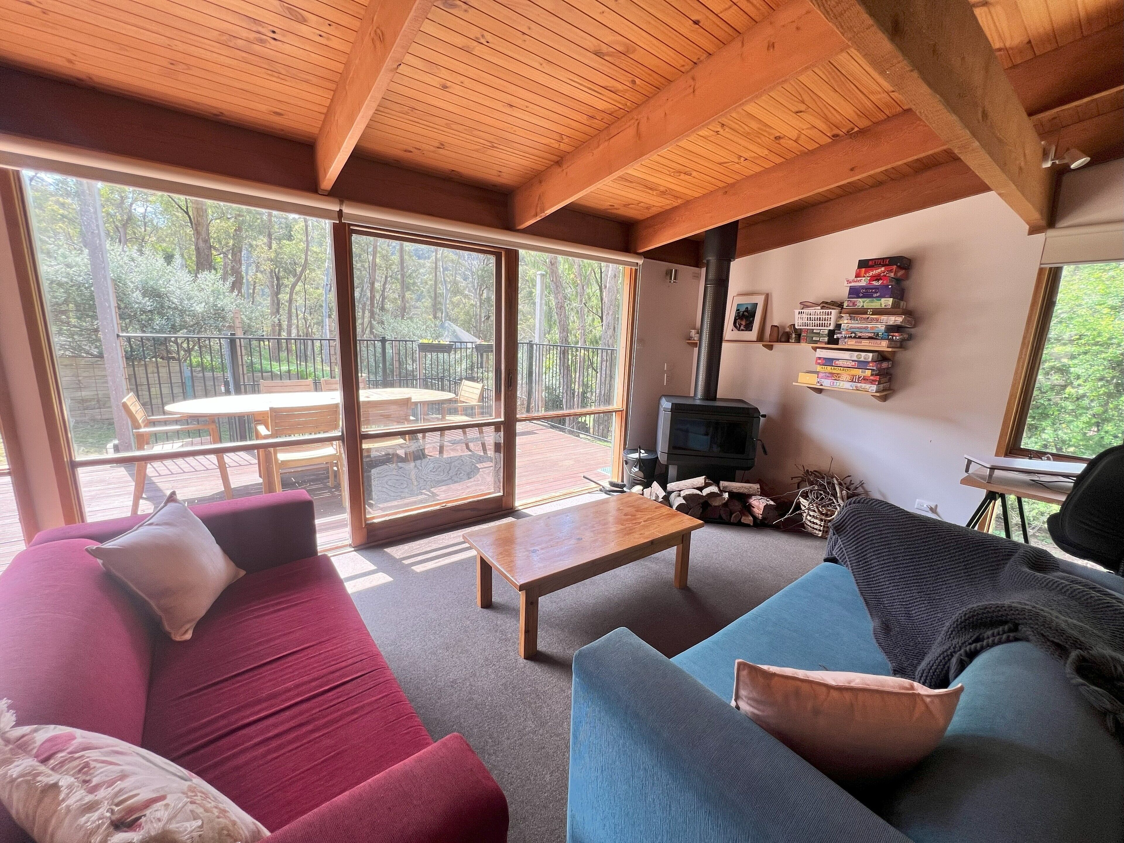 Smart TV, fireplace