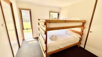 1 bedroom, free WiFi, bed sheets