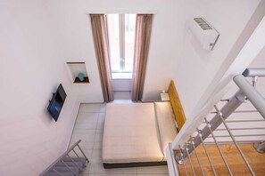 Comfort Apartment, City View | 1 bedroom, iron/ironing board, free WiFi - Appartamentino ai quartieri spagnoli (Naples)